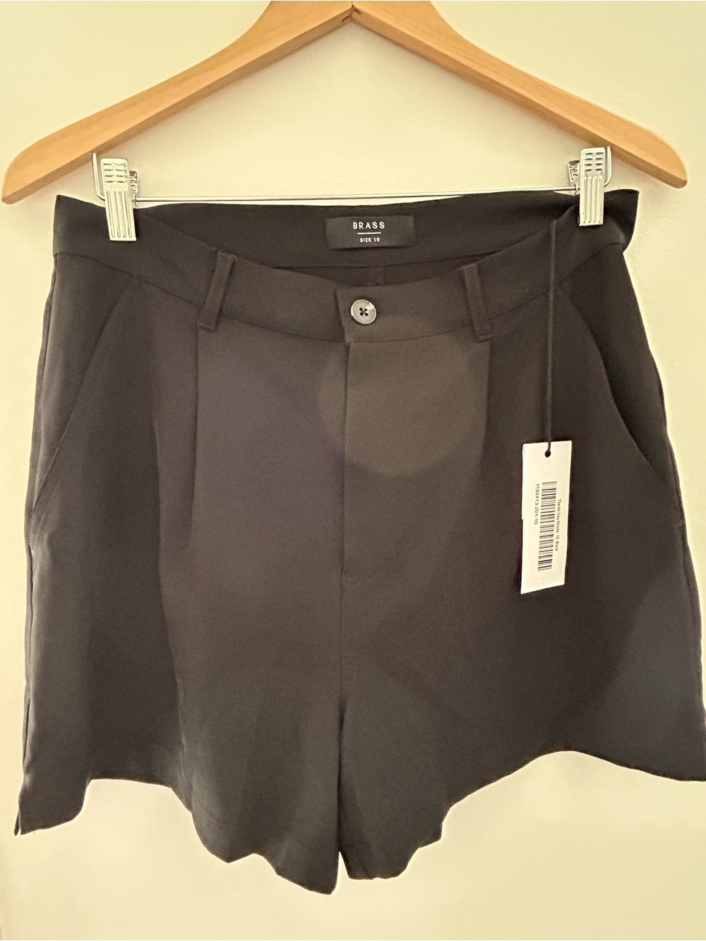 NWT BRASS The All-Day Shorts Size 10 in Black